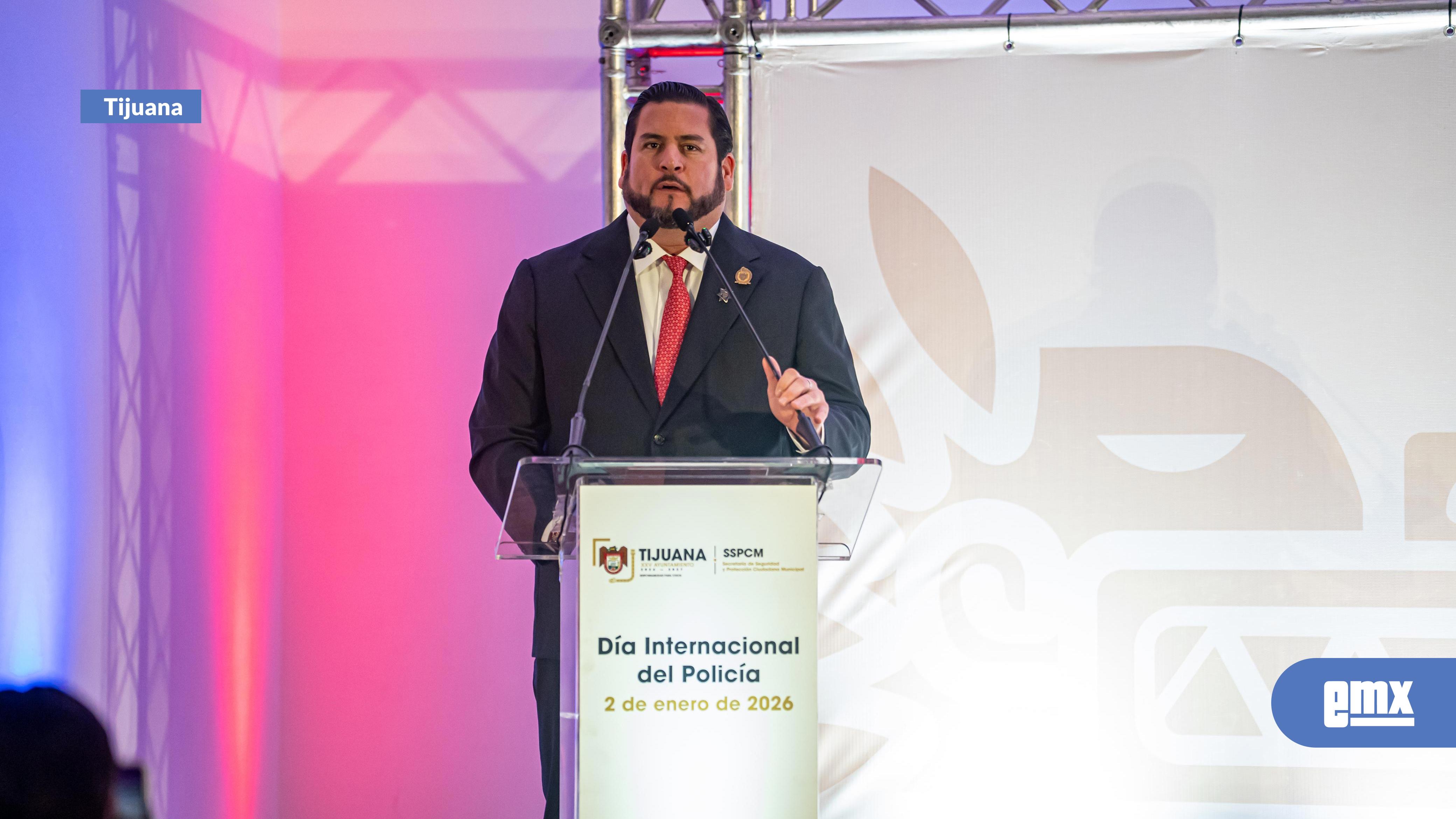 EMX-Reconocen-a-policías-municipales-de-Tijuana-en-su-día;-anuncian-140-nuevas-plazas-para-2026
