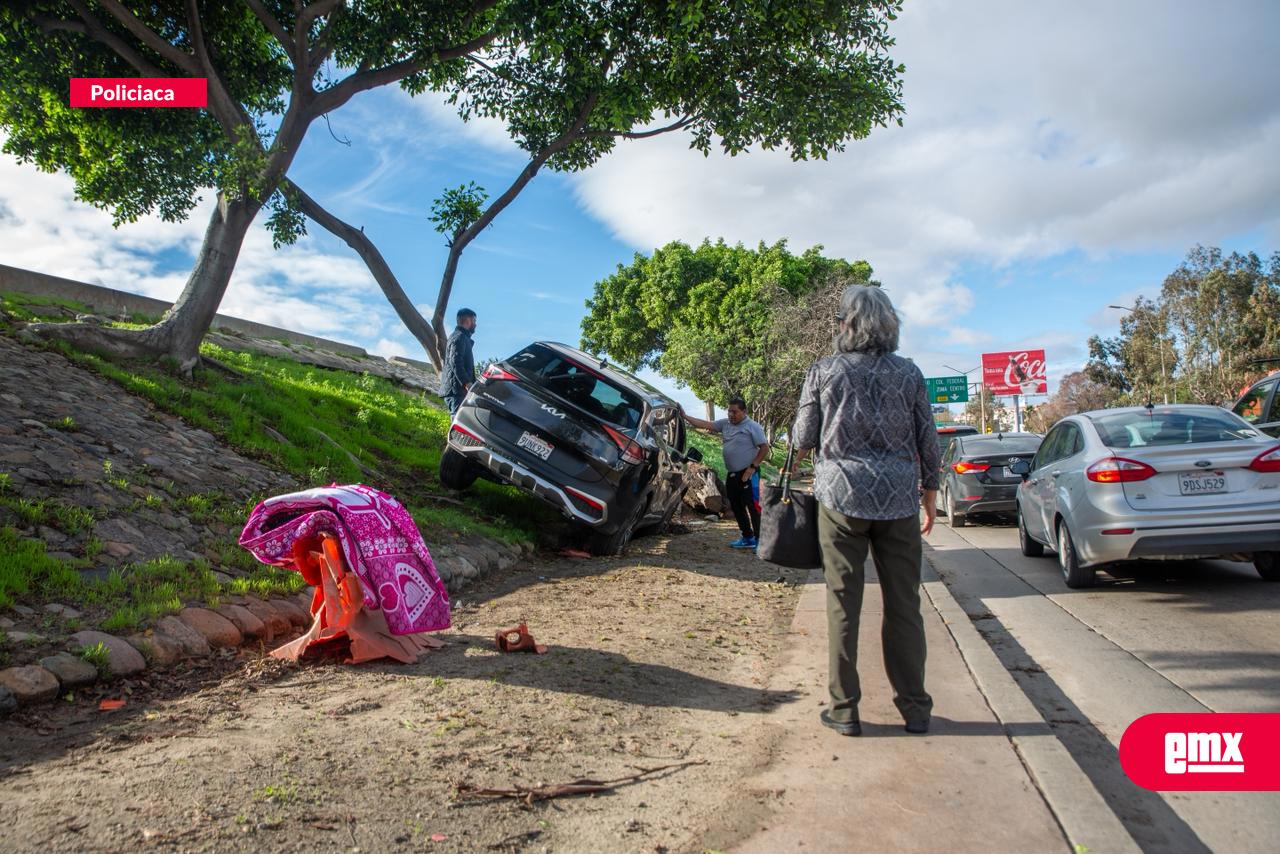 EMX-Conductor-sufre-parálisis-y-sale-del-camino-en-la-Ready-Lane