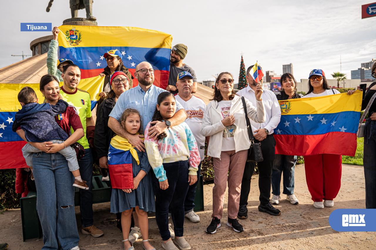 EMX-Comunidad-venezolana-en-Tijuana-se-reúne-para-celebrar-la-captura-de-Nicolás-Maduro,-lo-que-señalan-como-“uno-de-los-mejores-días-de-sus-vidas”