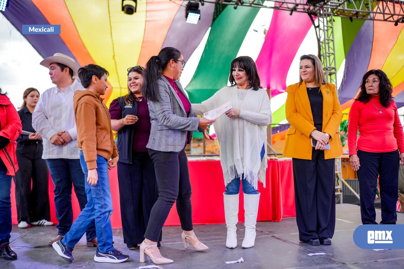 EMX-Culmina-Villa-Navideña-con-recaudación-cercana-de-4-mdp