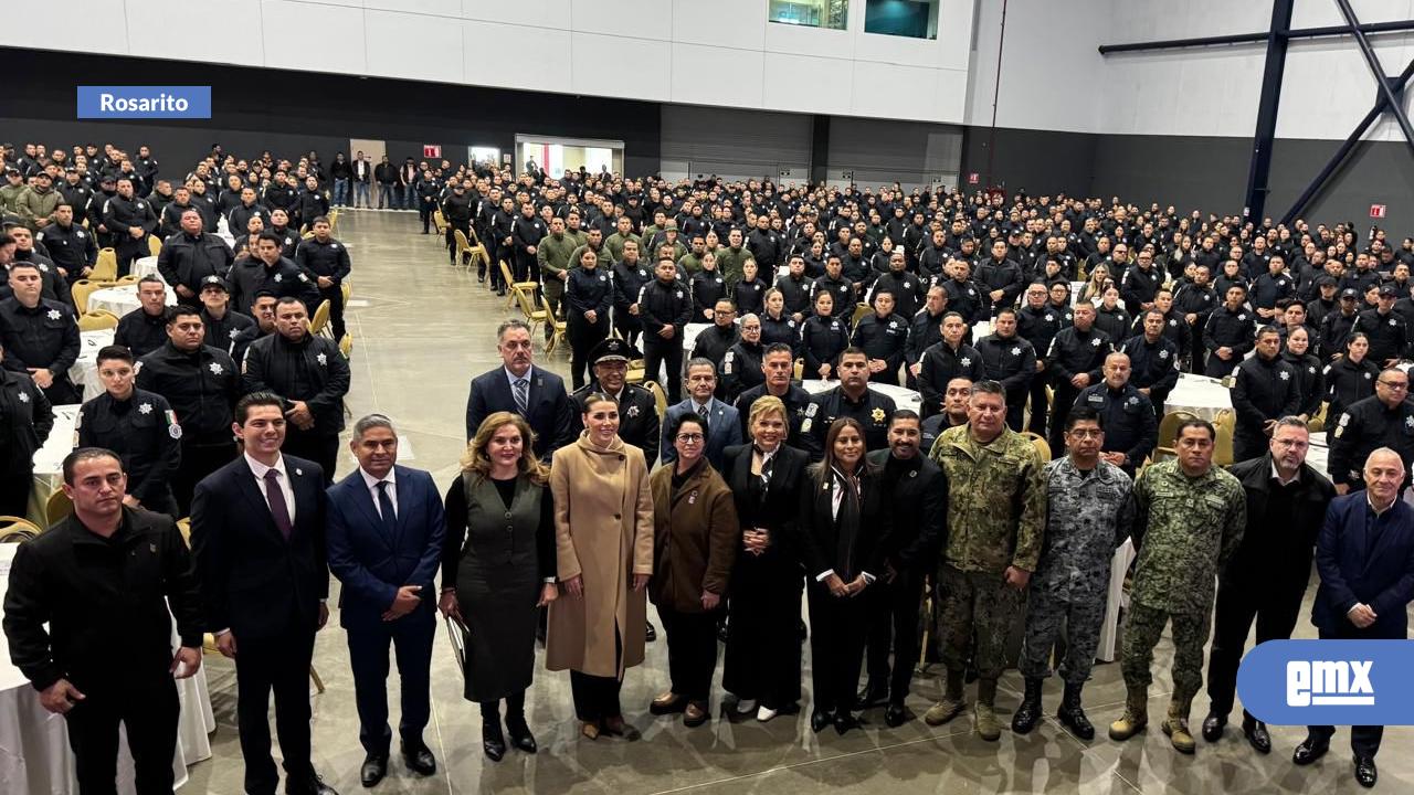 EMX-Reconocen-a-policías-municipales-de-Ensenada-por-su-destacada-labor-en-favor-de-la-seguridad