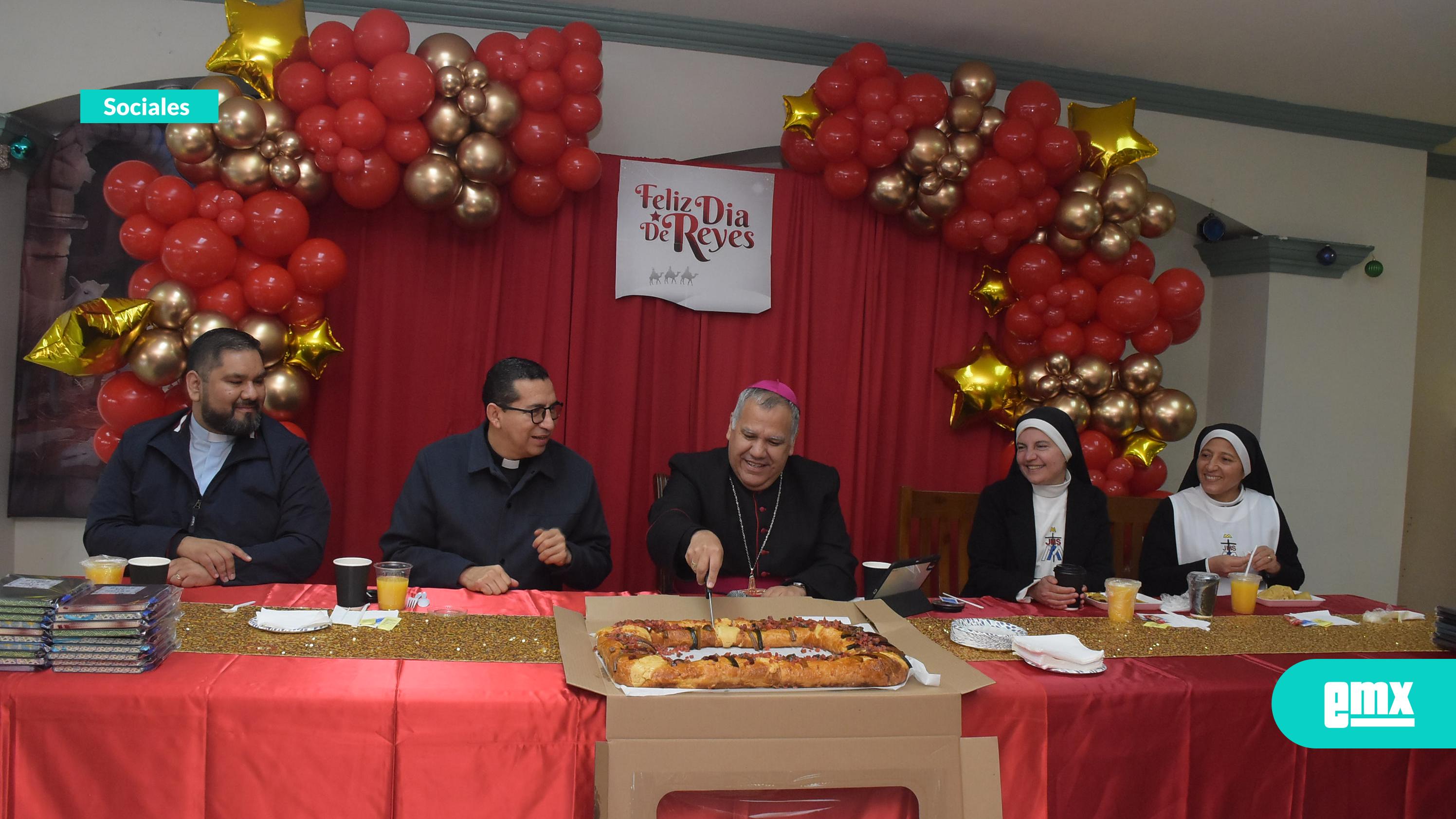 EMX-Compartieron-tradicional-Rosca-de-Reyes-en-la-Casa-Diocesana