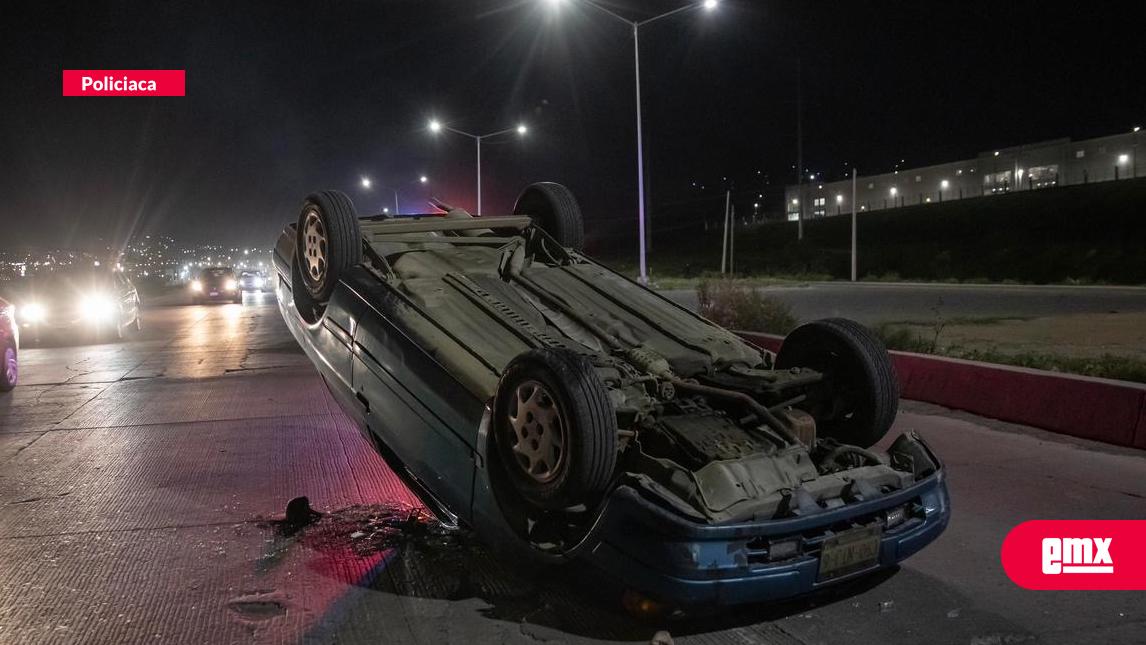 EMX-Volcadura-en-el-bulevar-2000;-no-se-reportan-lesionados