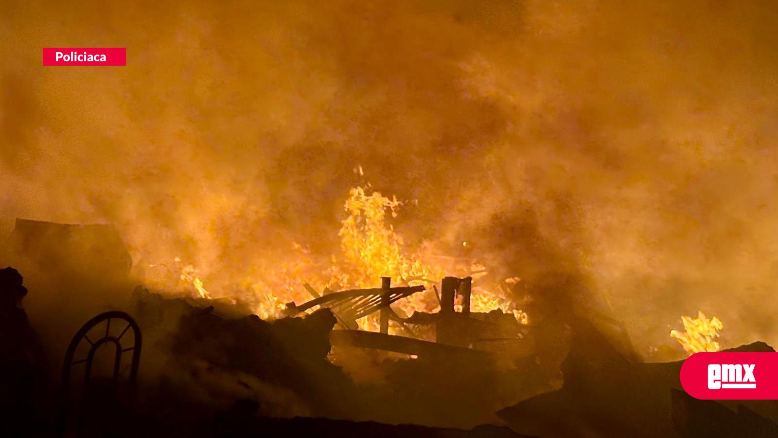 EMX-Fuerte-incendio-consume-varias-viviendas-en-la-colonia-Rancho-Las-Flores;-familias-solicitan-apoyo