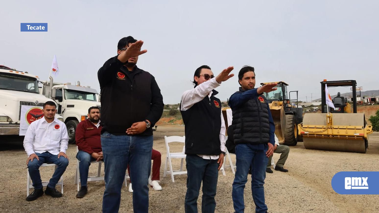 EMX-Toman-protesta-a-la-Delegación-del-Transporte-de-Carga-de-CATEM-Tecate