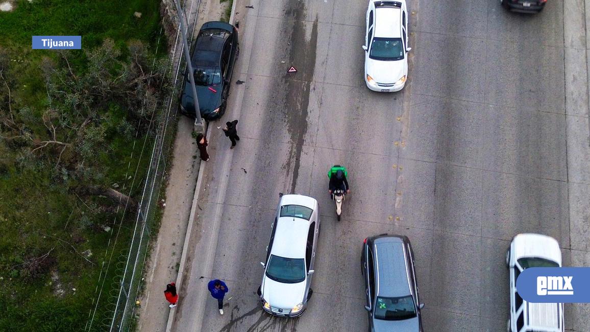 EMX-Accidente-vehicular-genera-tráfico-pesado-en-el-bulevar-Cuauhtémoc-Sur