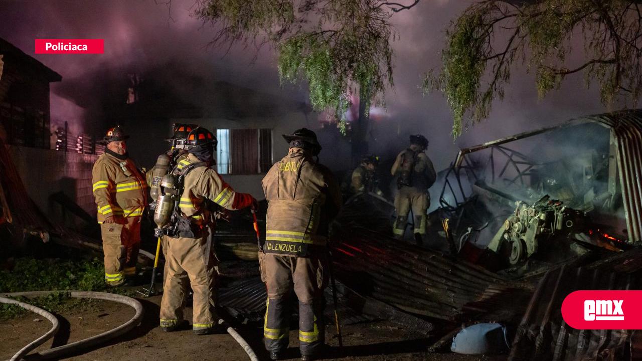 EMX-Incendio-deja-daños-parciales-en-en-dos-viviendas-en-Arboledas-de-la-Mesa