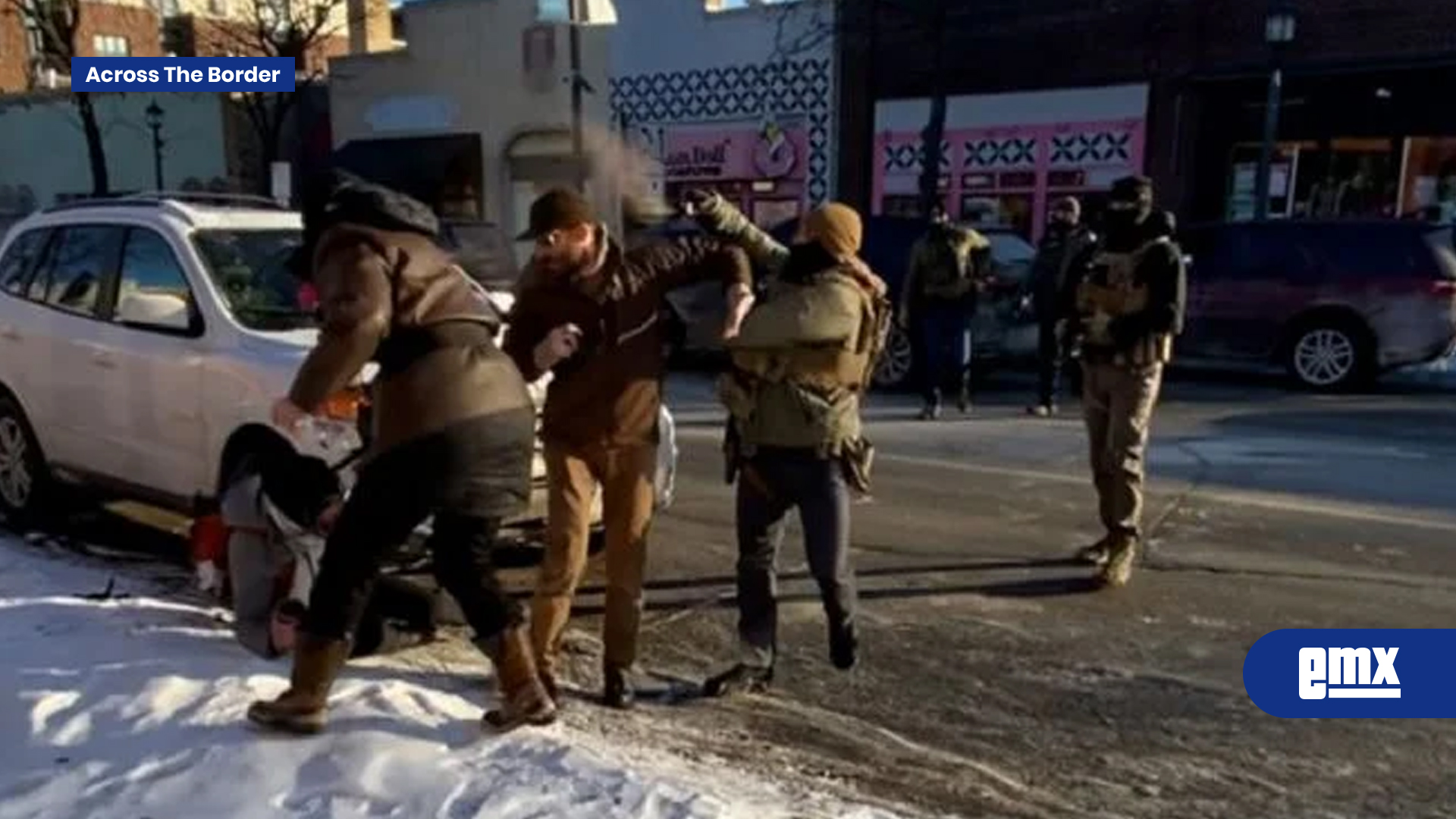 EMX-Video-contradice-versión-oficial;-Alex-Pretti-grababa-con-su-celular-cuando-agente-federal-le-disparó