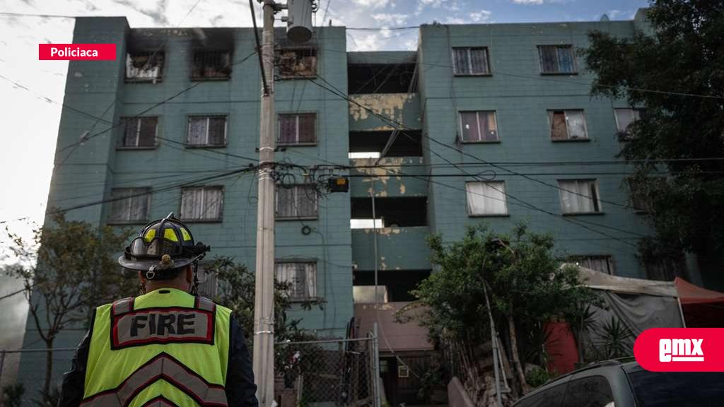 EMX-Se-incendia-departamento-en-Lomas-Verdes-por-acumulación-de-basura