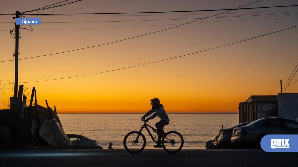 EMX-Atardecer-de-Postal-en-Playas-de-Tijuana