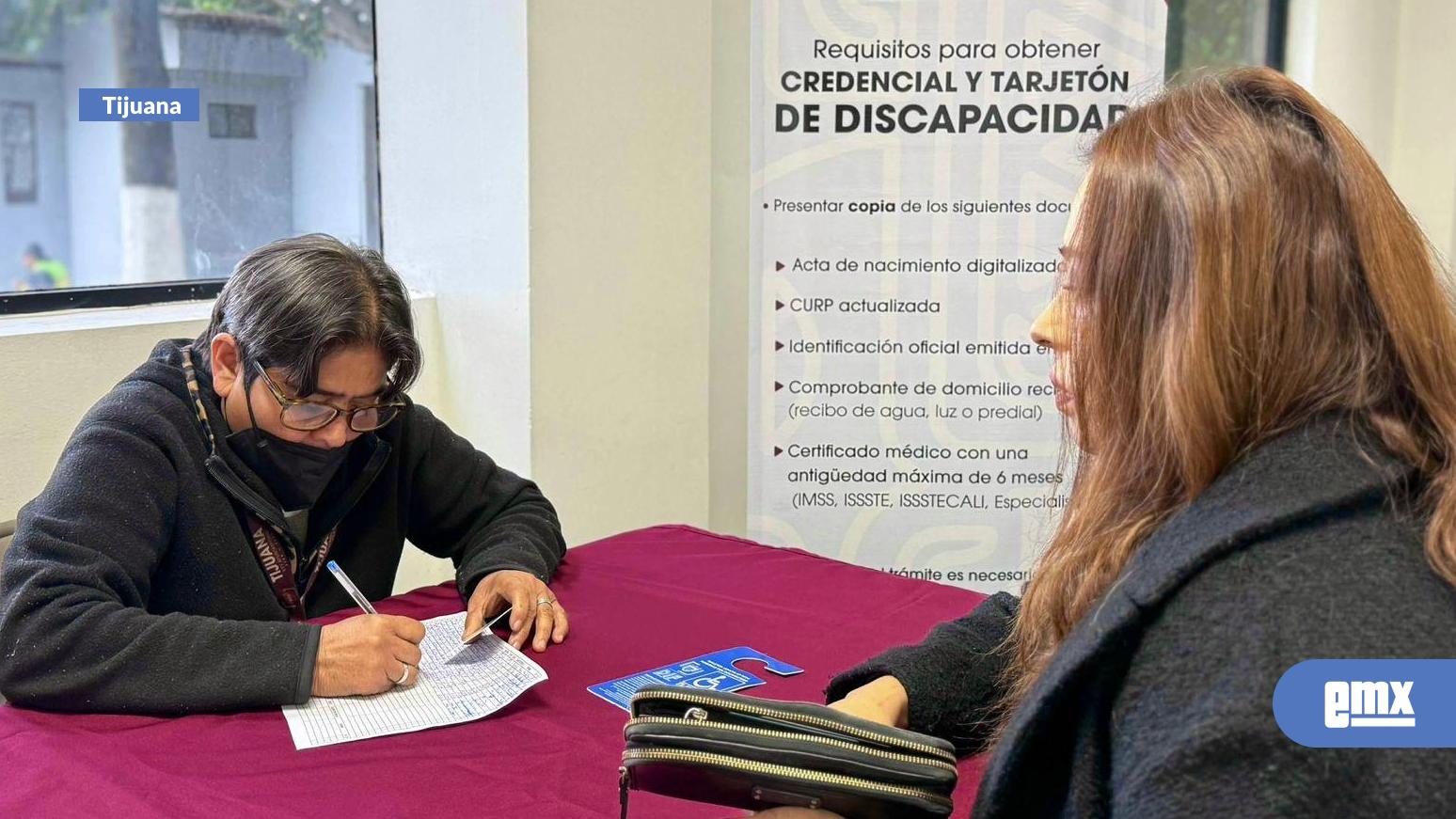 EMX-Invitan-a-renovar-engomado-de-tarjetón-azul