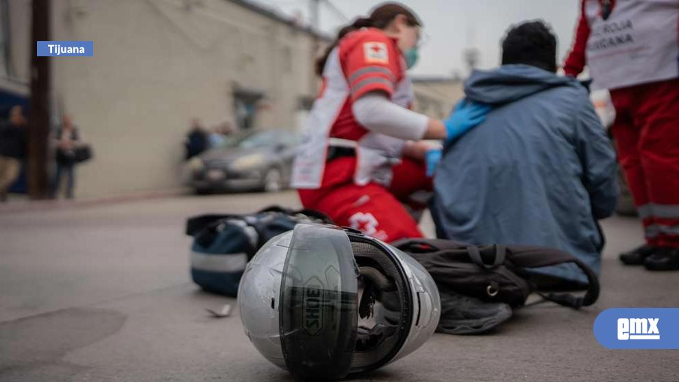 EMX-Motociclista-resulta-lesionado-tras-choque-en-bulevar-Agua-Caliente