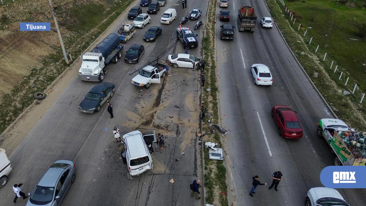 EMX-Aparatosa-carambola-en-vía-rápida;-seis-vehículos-involucrados