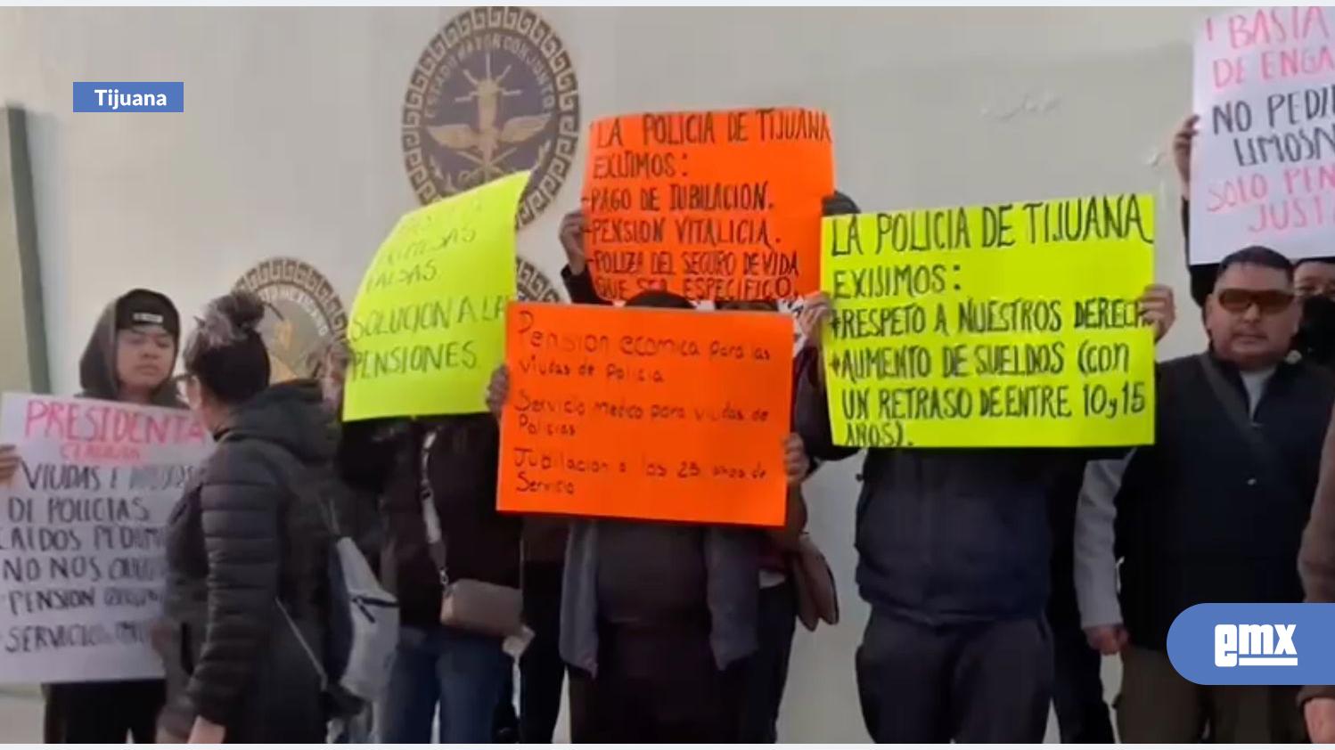 EMX-Manifestación-afuera-del-Cuartel-Morelos