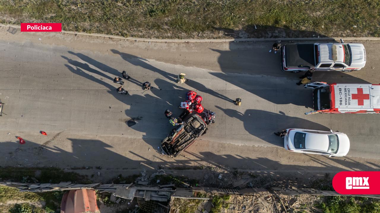 EMX-Vehículo-termina-volcado-sobre-Vía-Rápida-Alamar;-conductor-resulta-lesionado