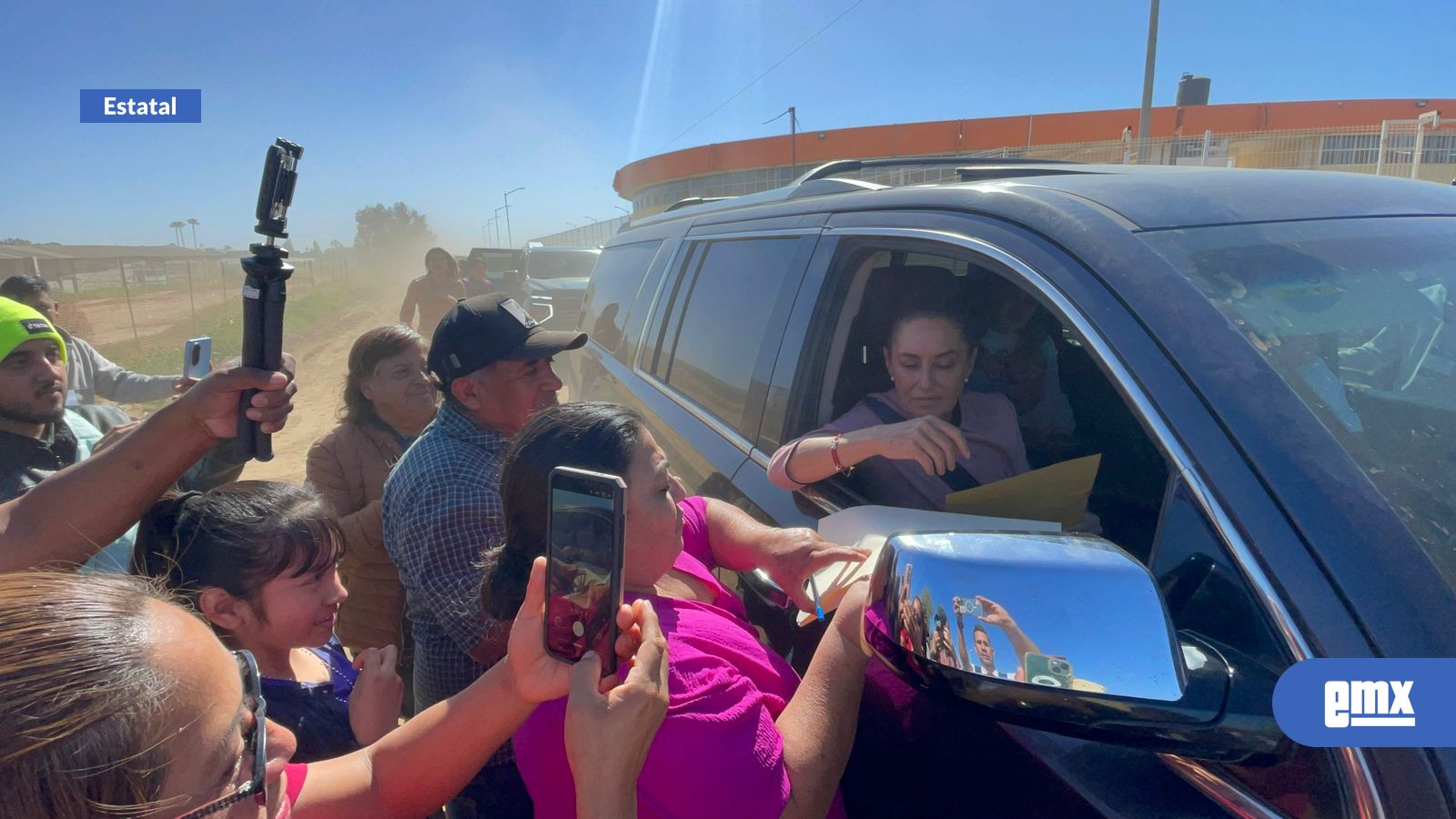 EMX-Dialoga-Sheinbaum-con-manifestantes-en-SQ