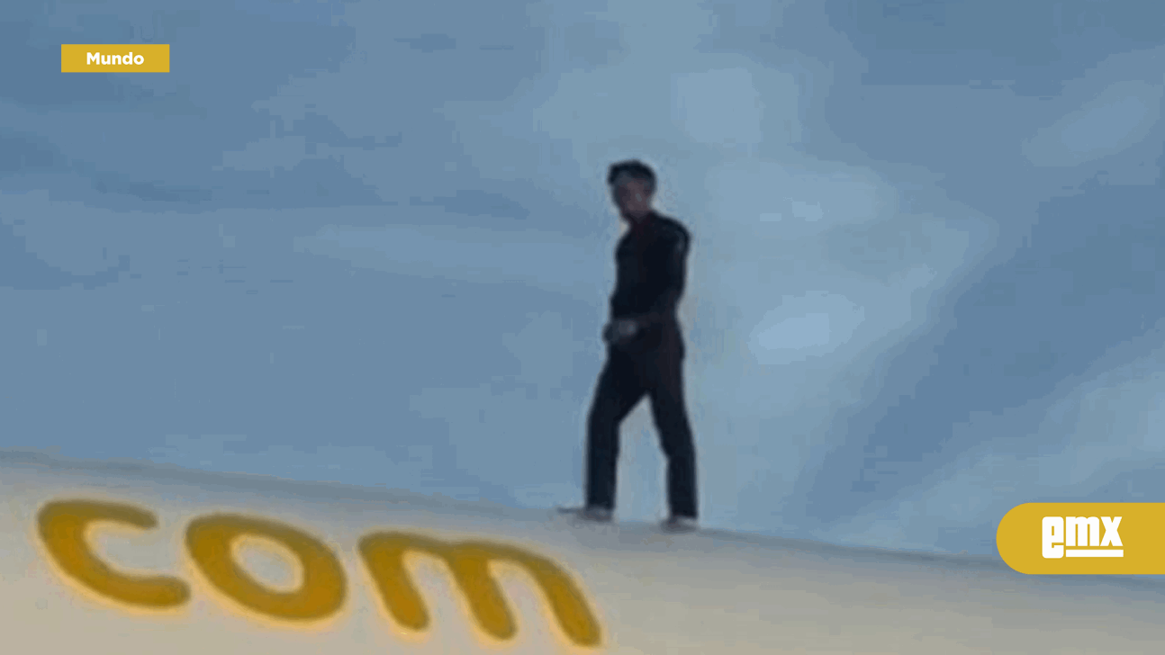 EMX-Hombre-se-sube-al-techo-de-un-avión-y-retrasa-dos-horas-un-vuelo-a-Ámsterdam
