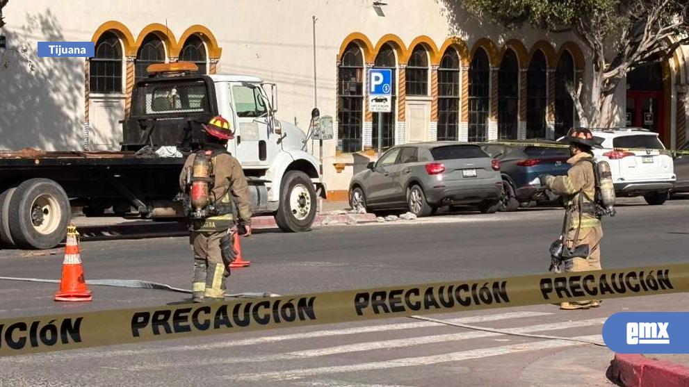 EMX-ÚLTIMA-HORA:-Locales-fueron-evacuados-por-una-fuga-de-gas-en-la-avenida-Revolución.