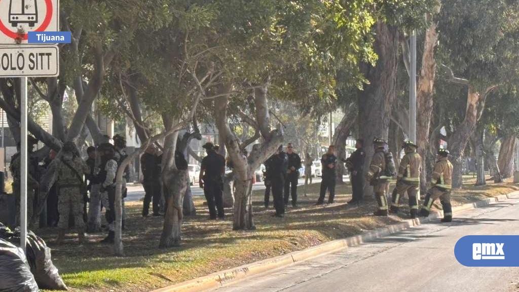 EMX-#Últimahora-|-Un-fuerte-operativo-de-seguridad-se-encuentran-sobre-la-Avenida-Paseo-de-los-Héroes