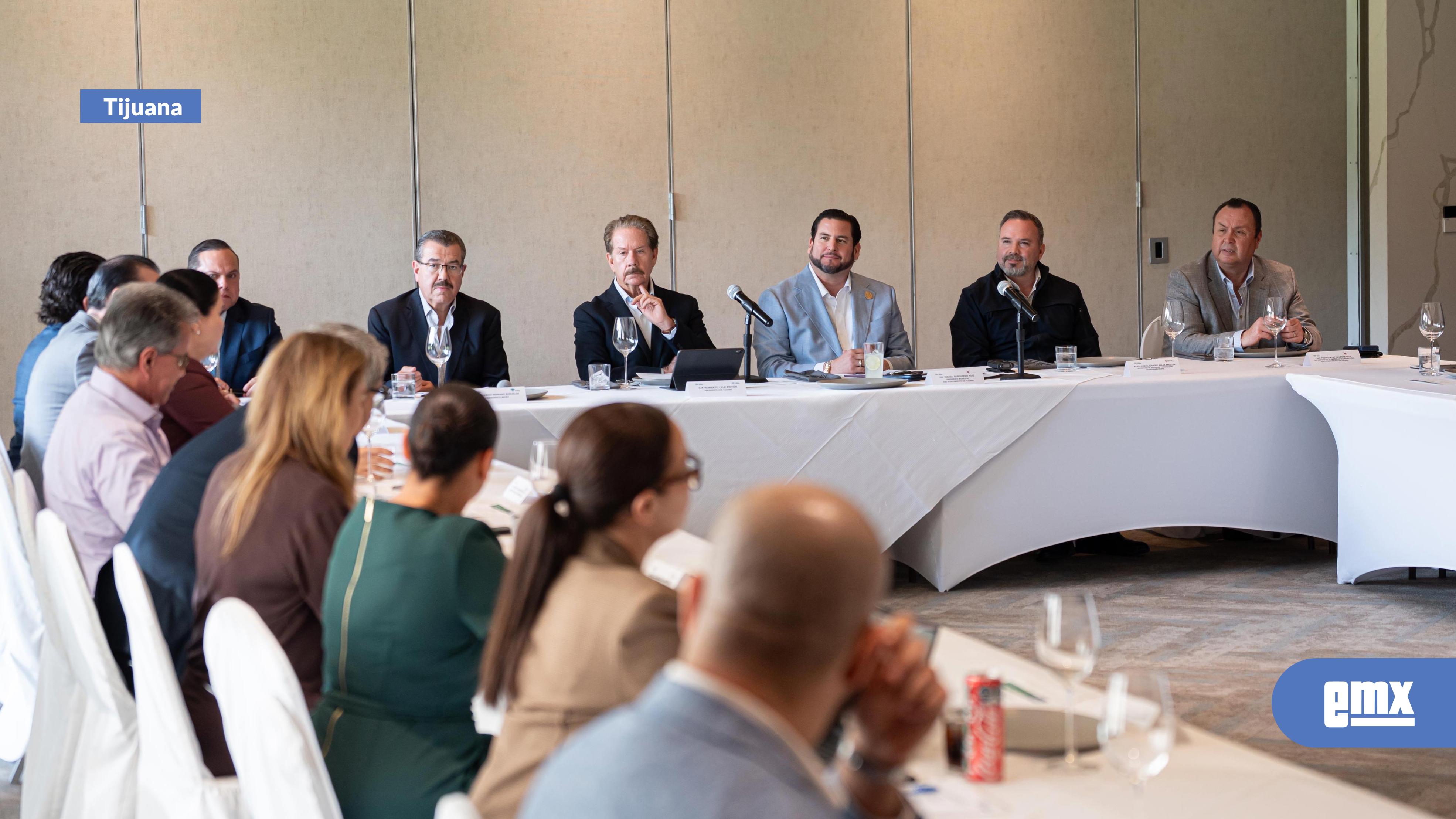 EMX-Abordan-empresarios-y-Ayuntamiento-temas-de-seguridad,-movilidad-y-regularización-comercial