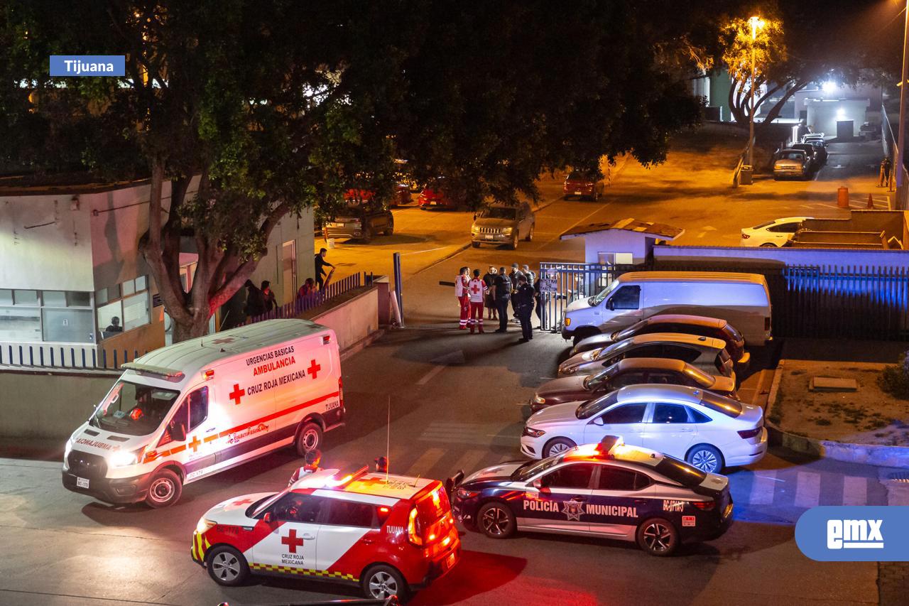 EMX-Guardias-del-Hospital-General-retienen-a-paramédicos-de-la-Cruz-Roja