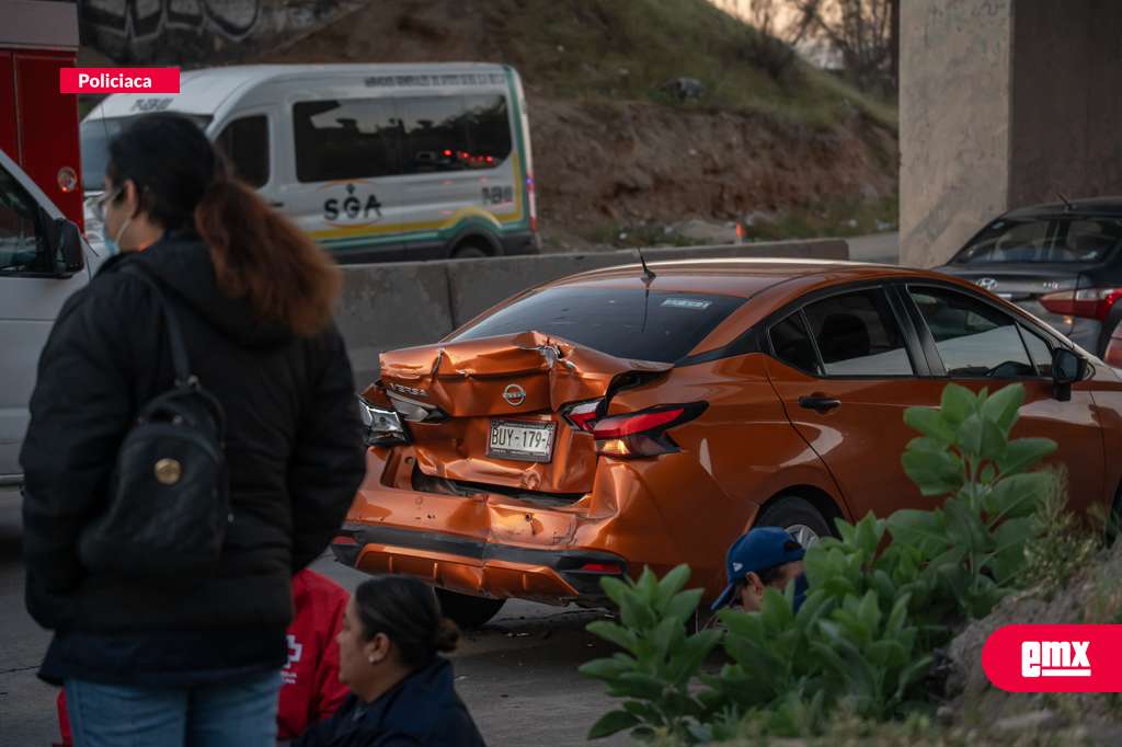 EMX-Choque-múltiple-en-bulevar-Alberto-Limón-Padilla-deja-varios-lesionados