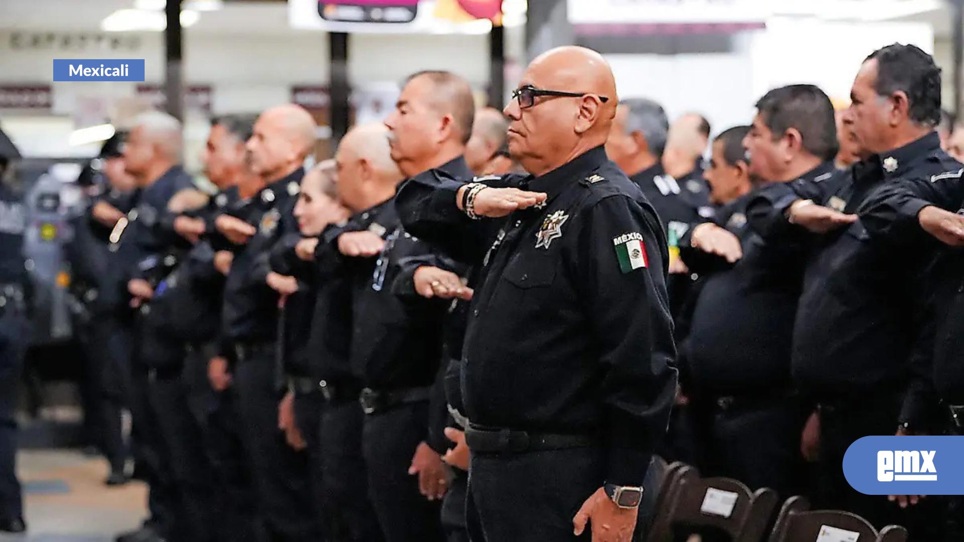 EMX-23-policías-se-despiden-del-servicio-activo-en-ceremonia-oficial-en-Mexicali
