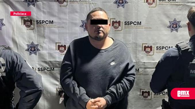 EMX-Policía-municipal-presenta-a-"gringo",-junto-con-un-arma-de-fuego-y-camioneta