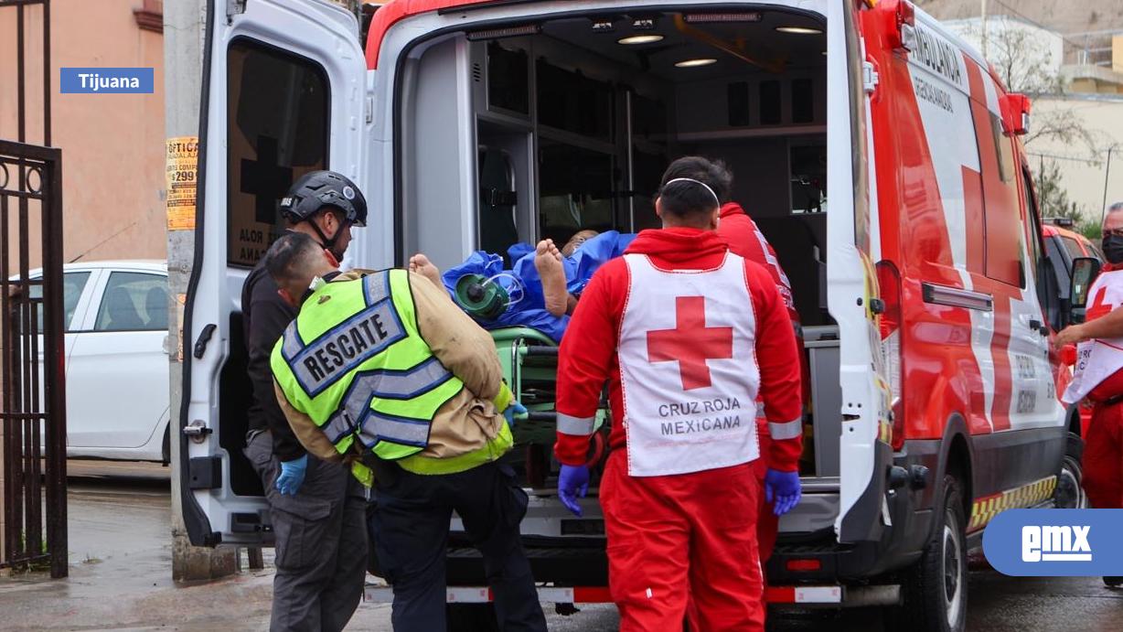 EMX-Explosión-en-la-colonia-El-Cortez-deja-a-un-hombre-con-quemaduras-y-daños-en-dos-viviendas