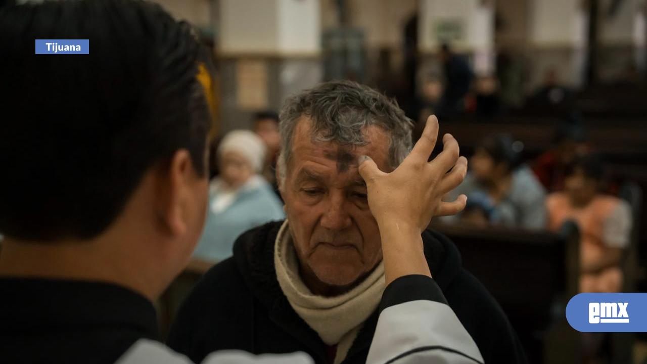 EMX-Fieles-acuden-al-Santuario-de-la-Virgen-de-Guadalupe-en-Tijuana-por-el-Miércoles-de-Ceniza