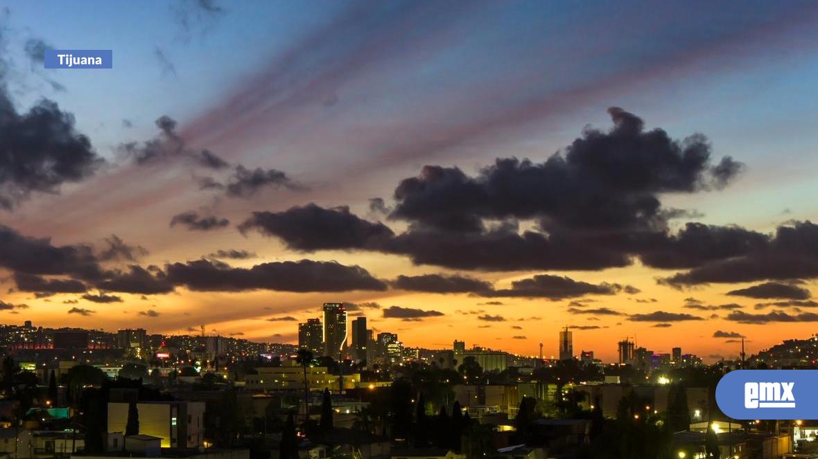 EMX-Colorido-atardecer-marca-el-inicio-de-la-Cuaresma-en-Tijuana