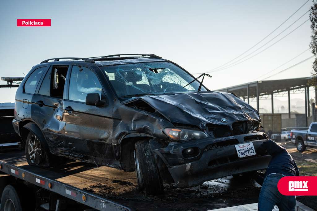 EMX-Pareja-resulta-ilesa-tras-accidente-sobre-la-Vía-Rápida-Alamar