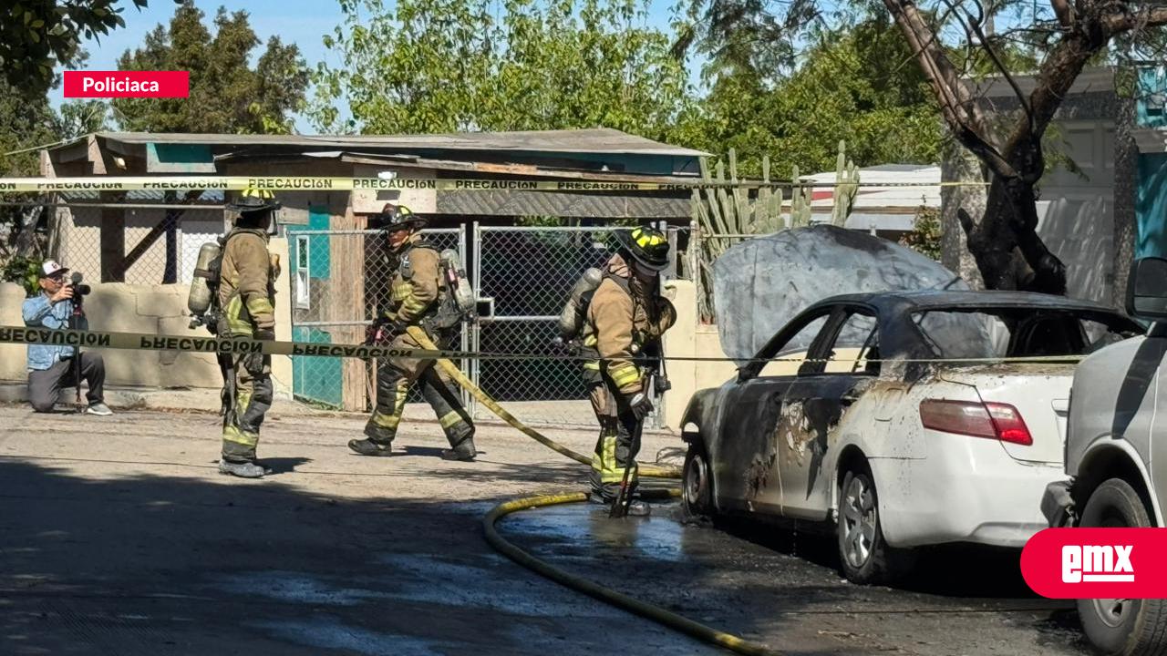 EMX-#ÚltimaHora-|-Vehículo-incendiado-en-colonia-Herrera