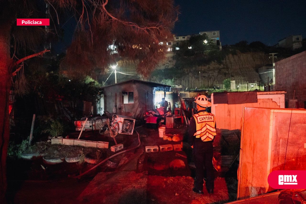 EMX-Incendio-consume-cuarto-de-madera-y-daña-otro-en-la-colonia-Nuevo-Milenio