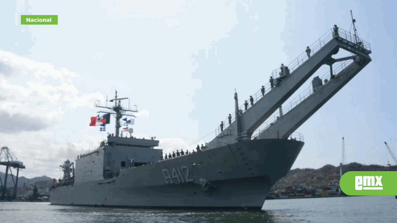 EMX-Llega-buque-con-103-marinos-a-Puerto-Vallarta