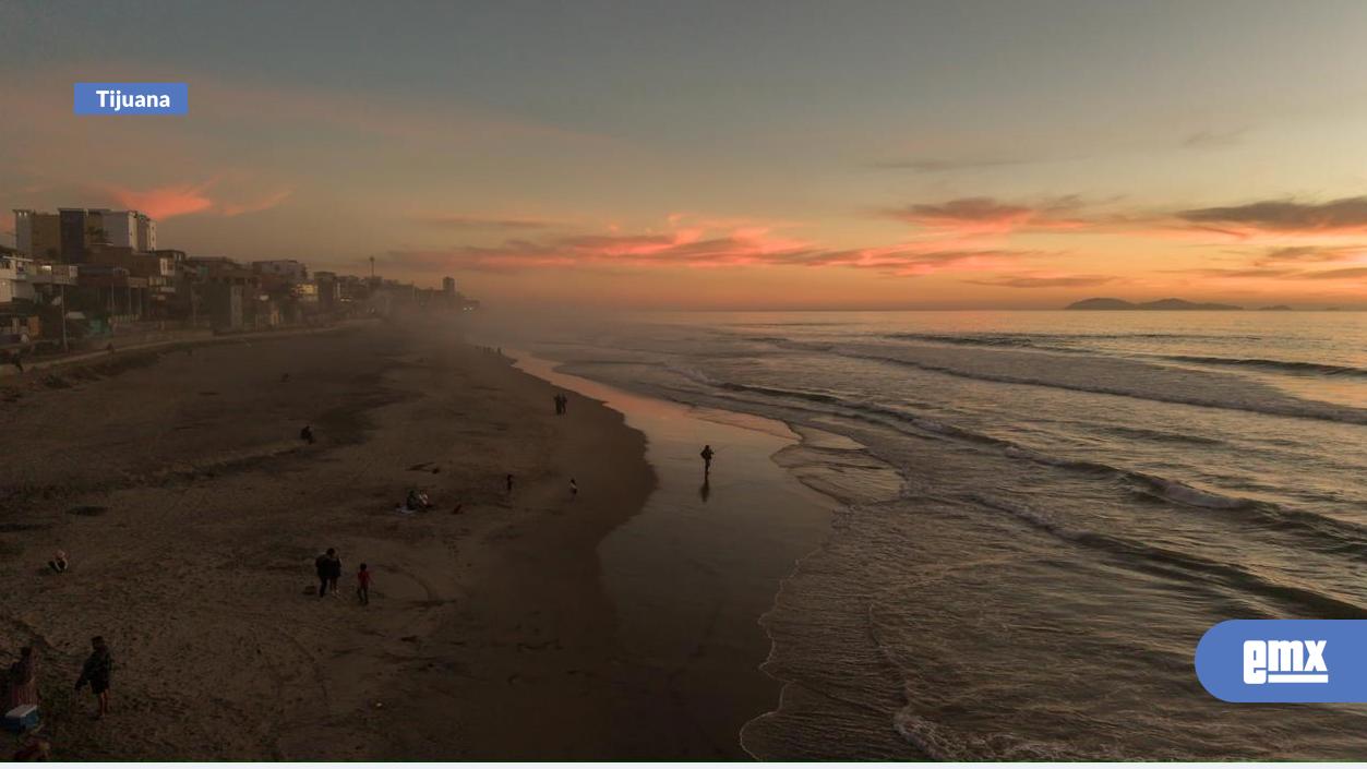 EMX-Colorido-atardecer-en-Playas-de-Tijuana