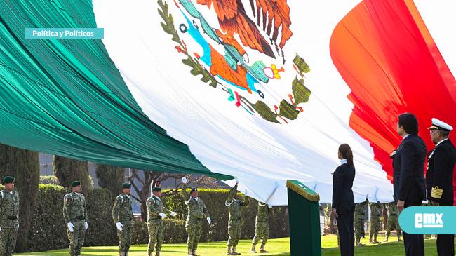 EMX-Claudia-Sheinbaum-Pardo...Encabezó-la-ceremonia-por-el-Día-de-la-Bandera-y-tomó-protesta-a-mil-escoltas-escolares-y-militares