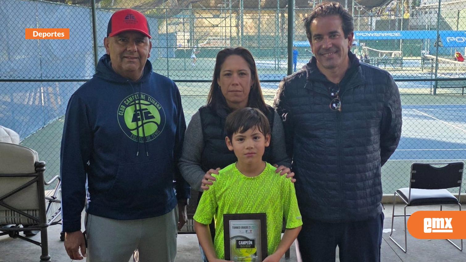 EMX-Doble-título-de-Dylan-Chairez-Amparano