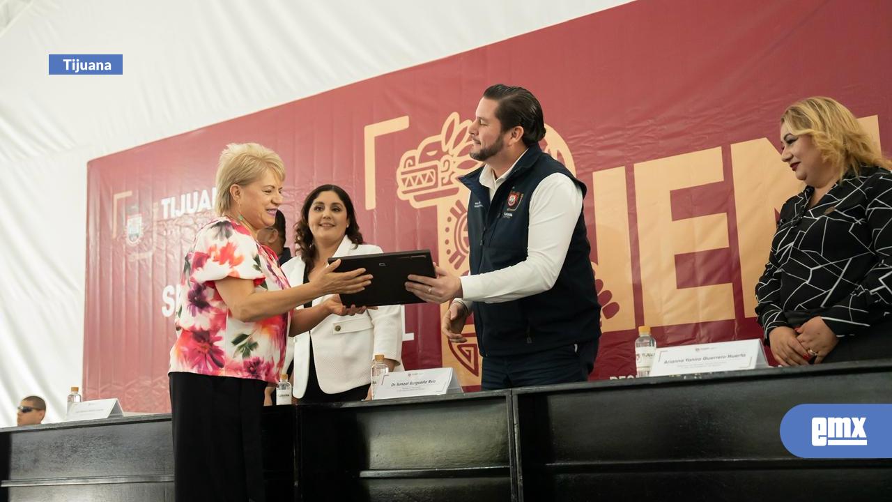 EMX-Entregan-436-constancias-a-asociaciones-civiles-inscritas-en-el-Catálogo-Municipal-2026