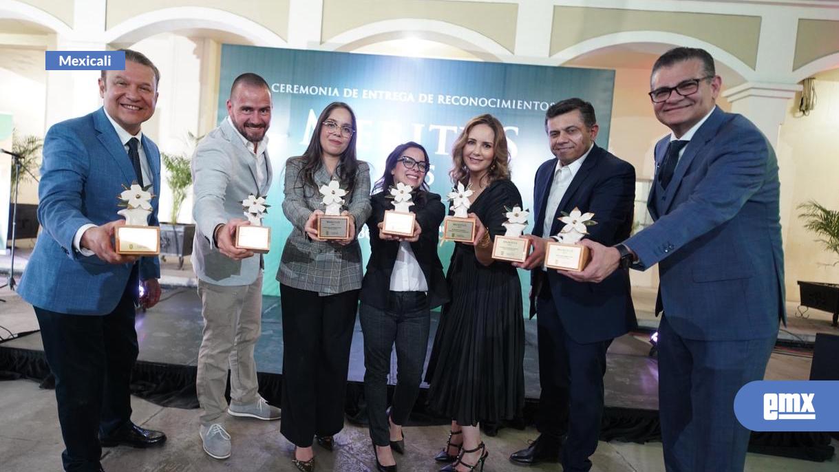 EMX-UABC-entrega-Galardón-Meritus-2025-a-siete-egresados-destacados