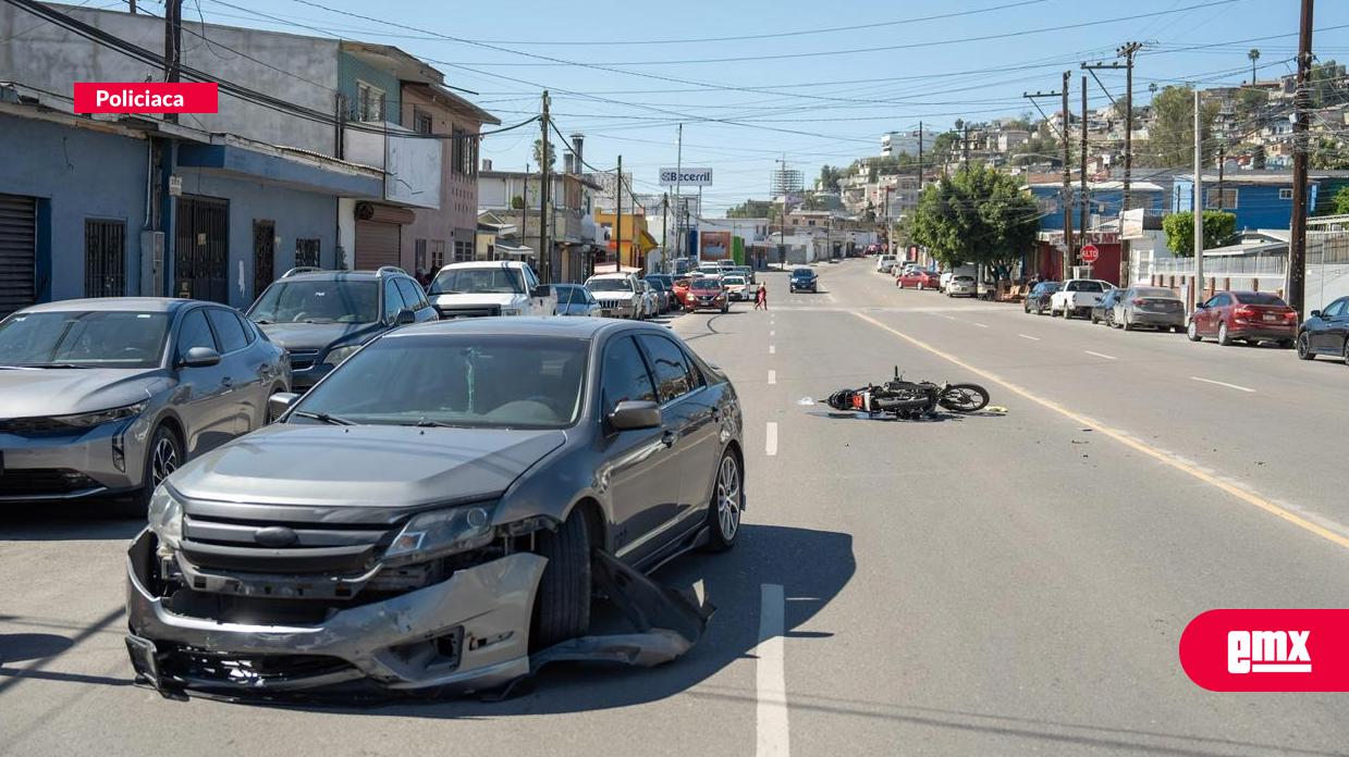 EMX-Joven motociclista resulta lesionado tras ser impactado por un vehículo en la colonia Buena Vista