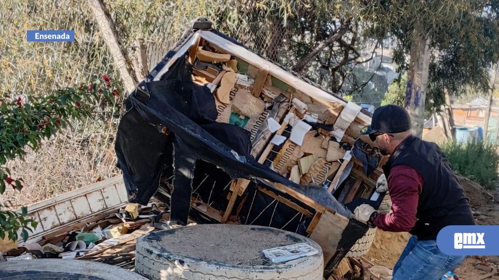 EMX-Retira-Gobierno-de-Ensenada-820-toneladas-de-basura-en-mega-operativo-en-la-Popular-1989