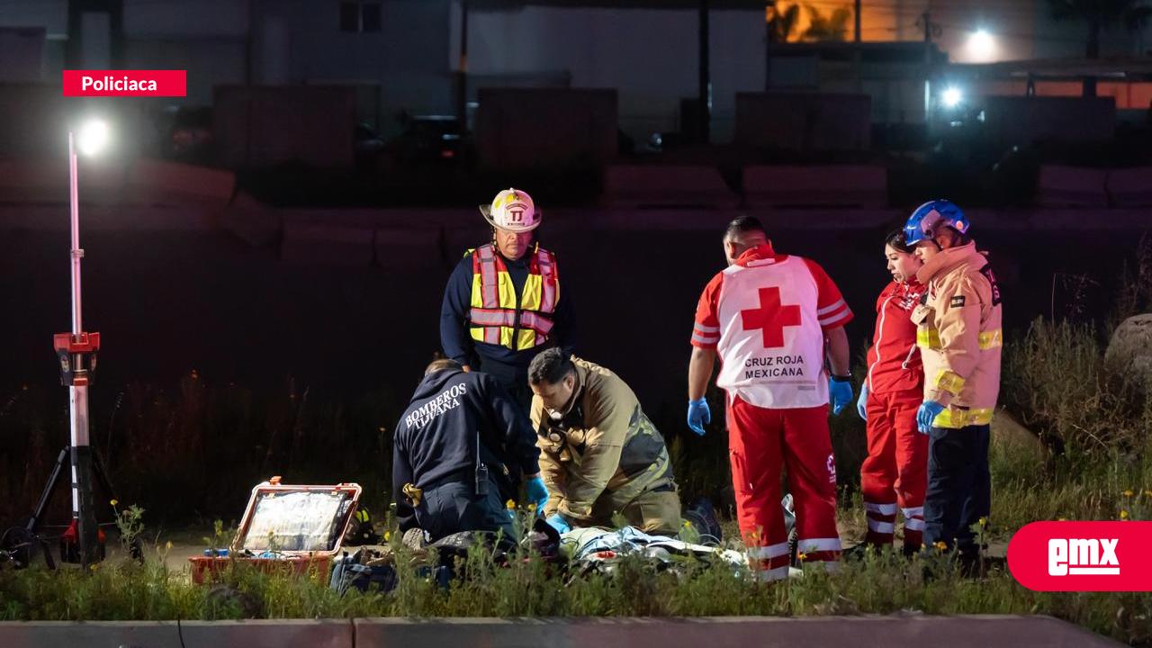 EMX-Motociclista-sufre-aparatoso-accidente-en-Vía-Rápida-Alamar;-fue-trasladado-en-estado-crítico