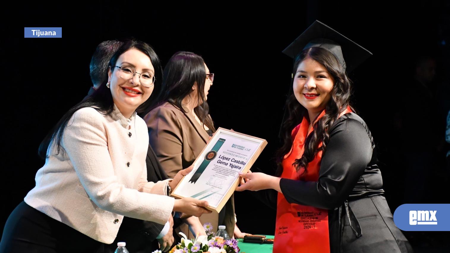 EMX-Celebra-CUT-graduación-de-la-Generación-diciembre-2025-en-emotiva-ceremonia