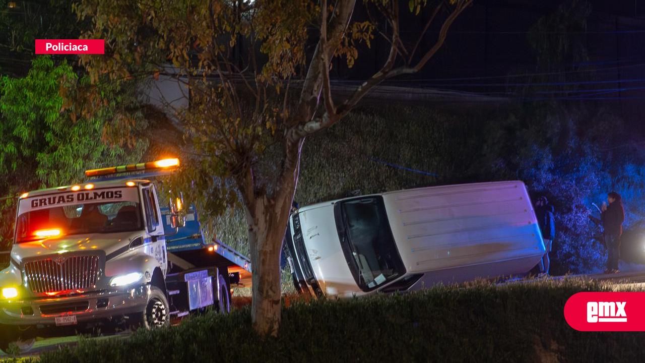 EMX-Camioneta vuelca en Villa Mar; no se reportan personas lesionadas