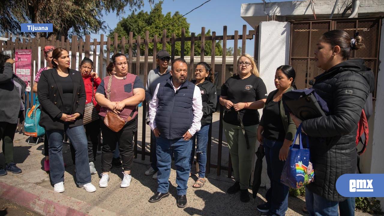 EMX-Padres-de-familia-protestan-por-posible-cierre-de-primer-grado-en-primaria-Francisco-Márquez