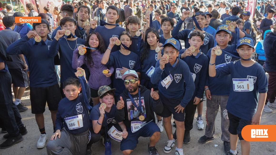 EMX-Más-de-mil-200-personas-participan-en-la-sexta-edición-de-la-carrera-D.A.R.E.-4K-en-el-Parque-Morelos