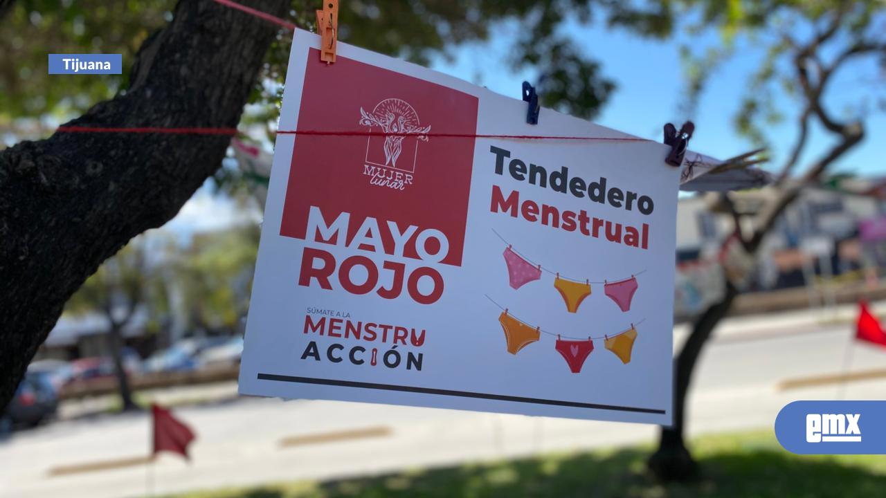 EMX-Colectiva Mujer Lunar presente en la concentración del 8M para hacer conciencia sobre el tema de menstruación 