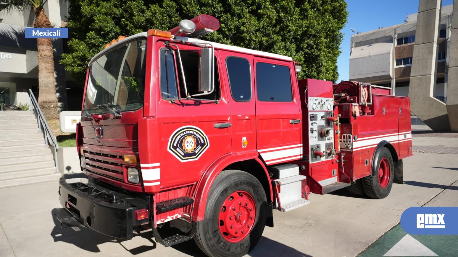 EMX-Entrega-diputado-camión-federal-a-bomberos