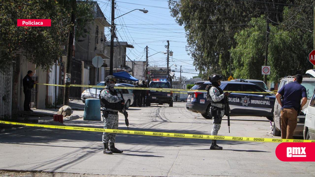 EMX-Hallan-cuerpo-en-estado-de-descomposición-dentro-de-vehículo-en-la-colonia-Roberto-de-la-Madrid